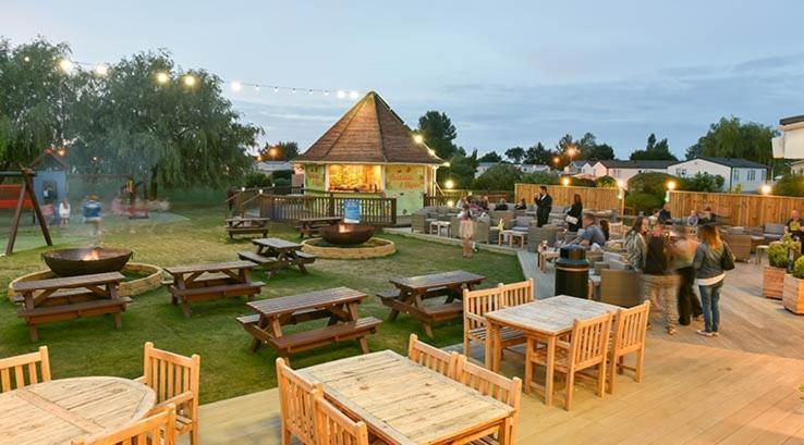 Southview Holiday Park The Elms Скегнес Екстериор снимка